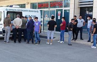 Eğlence dönüşü kazada can veren gencin cenazesini...