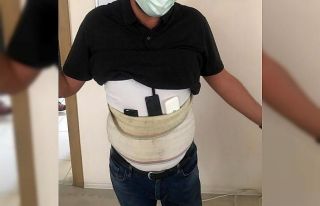 Ehliyet sınavındaki kopyayı polisin dikkati önledi