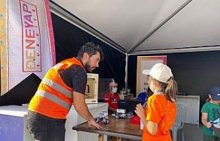 Elazığ Gençlik Merkezi’nin standına Gökyüzü...