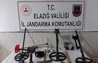 Elazığ’da kaçak kazıya suçüstü: 3 gözaltı