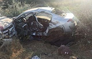 Elazığ’da otomobil ile minibüs çarpıştı:...