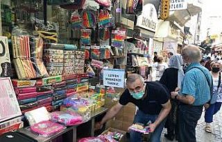 Eminönü’nde okul alışverişi heyecanı