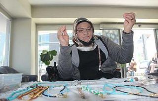 Engelini aştı, ürettiği takıları yurt dışına...