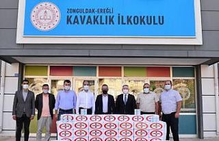 Erdemir’den bölge okullarına dezenfektan desteği