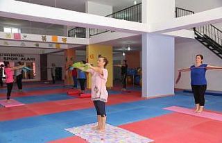 Erdemli’de spor merkezlerine kadınlardan yoğun...