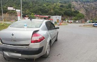 Ereğli’de 2 otomobil çarpıştı, yolcular şoka...