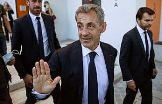 Eski Fransa Cumhurbaşkanı Sarkozy’e 1 yıl ev...