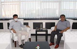 Eski Milletvekili Kaya, Rektör Karacoşkun’la bir...