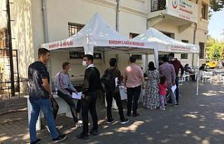 Eskişehir’de randevusuz aşı kuyruğu oluştu