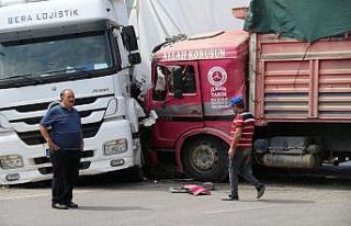 Eskişehir’de TIR’la çarpışan kamyonun sürücüsü...