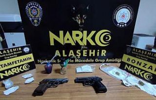 Evinde silah ve uyuşturucu yakalanan şahıs tutuklandı