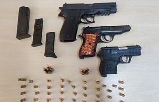 Evinden cephanelik çıktı