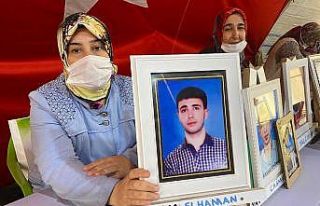 Evlat hasreti çeken anne Elhaman: “HDP katil, hırsız...