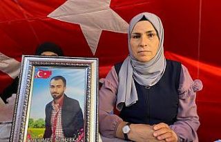 Evlat hasreti çeken anne Nilifırka: “Elinden kalemi,...