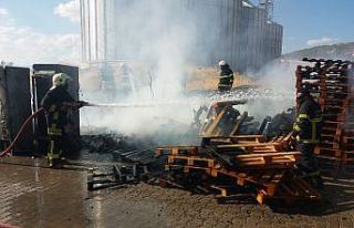 Fabrikada çıkan yangın korkuttu