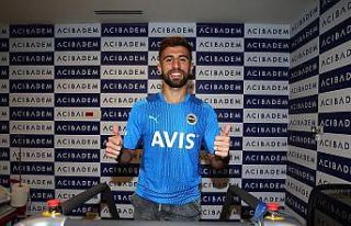 Fenerbahçe, Diego Rossi’yi kiralık olarak kadrosuna...