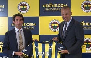 Fenerbahçe ile Nesine.com arasında forma kol sponsorluğu...