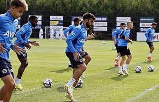 Fenerbahçe, Sivasspor maçı hazırlıklarını sürdürdü