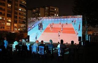 Filenin sultanlarını yazlık sinemada izlediler