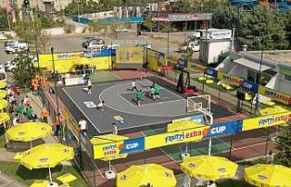 Frutti Extra Cup 3x3 sokak basketbolu turnuvasının...
