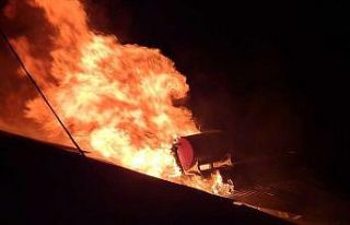 Garajda başlayan yangın çatıyı sardı