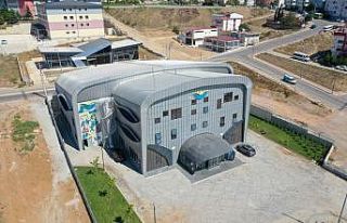 Gebze Cumhuriyet Yüzme Havuzu sporcuları bekliyor