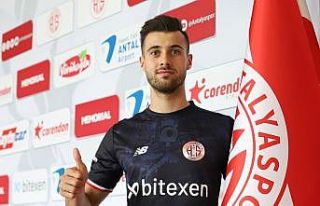 Genç kaleci Ataberk Dadakdeniz FTA Antalyaspor’da