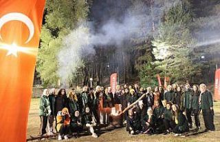 Genç Yeşilay gönüllüleri kamplarda bir araya...