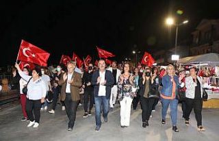 Genco Erkal, Kurtuluş Gününde Ahmed Arif şiirleriyle...