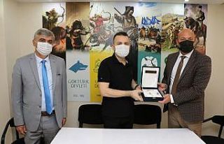 Genel Sekreter Yardımcısı Öztozlu gaziler ve şehit...