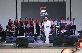 Gönüllere taht kuran konser