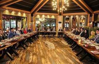 Görev yerleri değişen mülki idare amirlerine veda