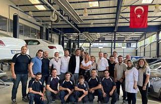 Gülben Ergen Bursa’da aile dostlarıyla buluştu