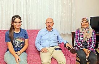 Gültak, doktor adayı genç kızı evinde ziyaret...