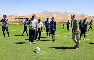 Gürpınar Belediyesinden mahalleler arası futbol...