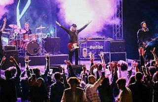 Güz konserleri Bulutsuzluk Özlemi ile sona erdi