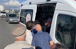 Hafif ticari aracın çarptığı yaya yaralandı