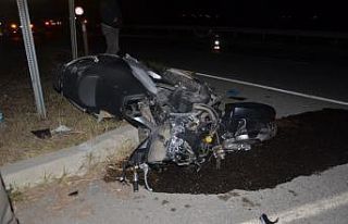 Hafif ticari araçla motosiklet çarpıştı: 1 yaralı