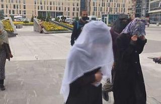 Hırsızlık yaparken suçüstü yakalanan şüpheliler...