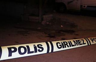 Husumetli iki kişi birbirlerini tabancayla vurdu