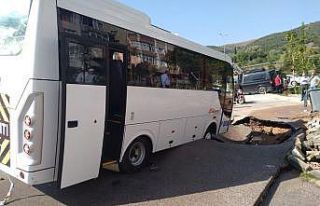 İçme suyu borusu patladı, sokaklar su altında...