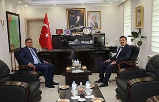 Iğdır Valisi Sarıibrahim ve Kaymakam Balcı üniversite...