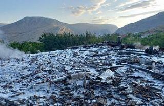 İki katlı evde çıkan yangın korkuttu