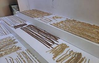 İkiz kardeşiyle birlikte çalıştığı kuyumcundan...