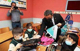 İlçedeki tüm öğrencilerin okul ihtiyacını karşıladılar