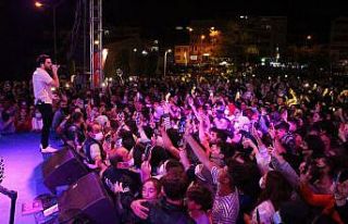 İlyas Yalçıntaş Suluova’da hayranlarıyla buluştu