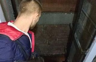 İnşaatta asansör boşluğuna düşen işçi ağır...