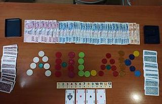 İş yerinde kumar oynayan 9 kişiye 12 bin TL ceza