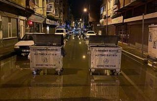 İskenderun’da sağanak yağmur hayatı felç etti