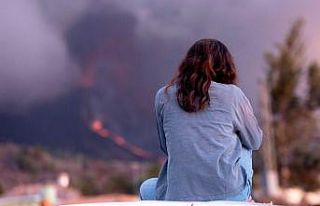 İspanya’daki yanardağda şiddetini arttıran patlamalar...